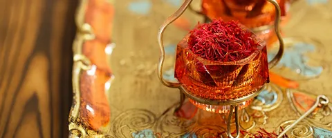 تصویر 4 از زعفران رشته‌ ای بریده ممتاز نگین با رشته‌ های درشت‌ تر و رنگ روشن‌ تر